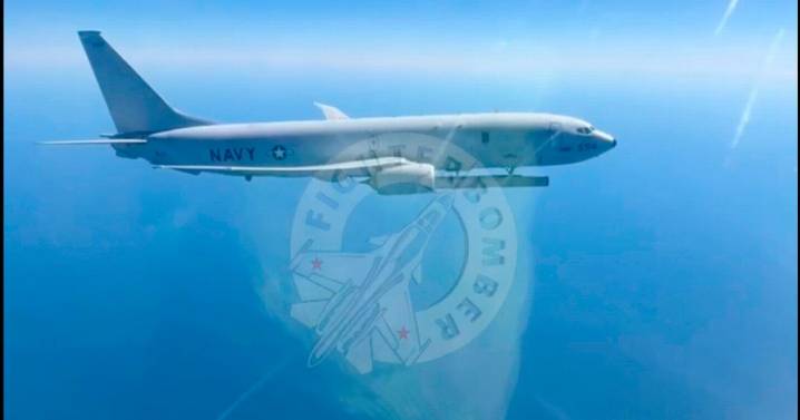 Dramatic moment Russian fighter jet intercepts US plane flying over Black Sea