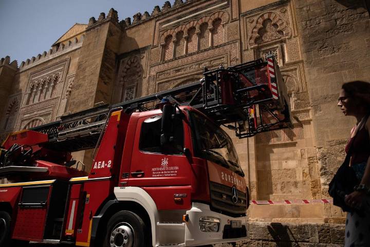 Histórica mezquita española de Córdoba reabre sus puertas tras incendio