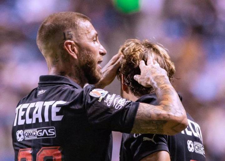 Remonta Rayados al Puebla y siguen de líderes