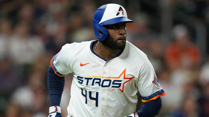 He's back! Astros welcome slugger back to team