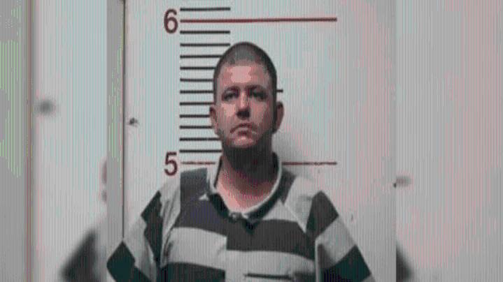 Manhunt ends in Smith County residence, suspect dies after self