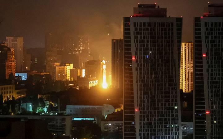 Ataque ruso con drones y misiles en Kiev deja al menos 14 muertos