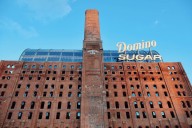 Refinería de azúcar Domino: el edificio de más de 140 años que es el furor de las empresas de tecnología en Estados Unidos