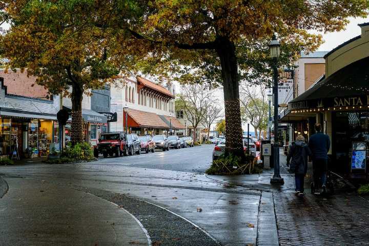 Edmonds commission studying parking fees and business tax proposals