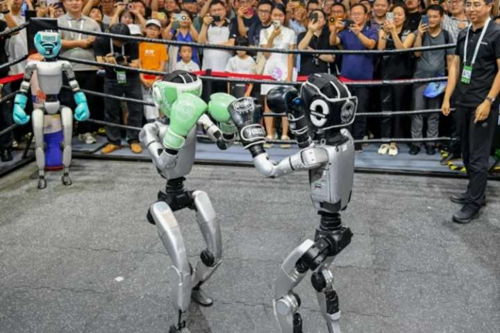 China inaugura los primeros Juegos Mundiales de Robots Humanoides