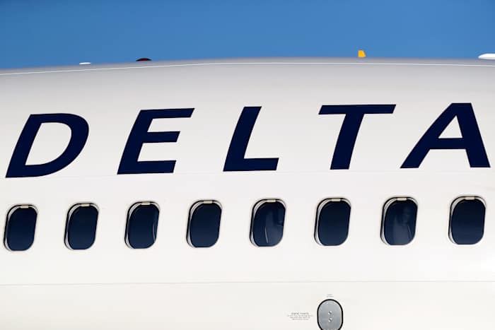 Delta, United sued for millions for selling windowless ‘window seats’