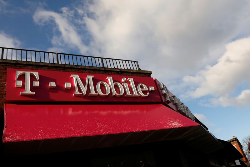 T-Mobile bets on 'SuperMobile' plan to attract business customers