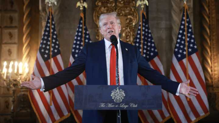 Florida's Mar-A-Lago Is Filled With So Many Weird Couples