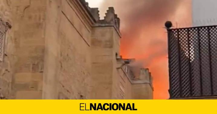 Incendio en la Mezquita de Córdoba: una hora de fuego y conmoción en la ciudad