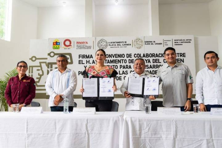 Estefanía Mercado Firma Convenio para el Desarrollo Indígena en Playa del Carmen