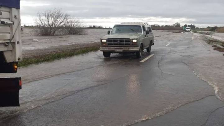 Fuertes lluvias provocan cortes de rutas en Santa Fe y complican el tránsito en el sur provincial