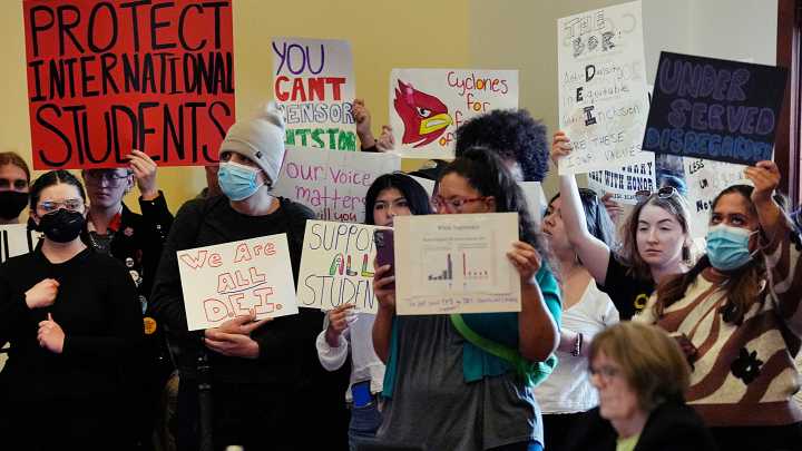 Regents remove references to DEI, CRT in new course policy