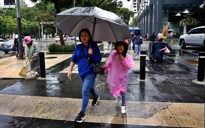 ¡Carga con el paraguas! Activan Alerta Amarilla por lluvias fuertes y granizo en 7 alcaldías de CDMX