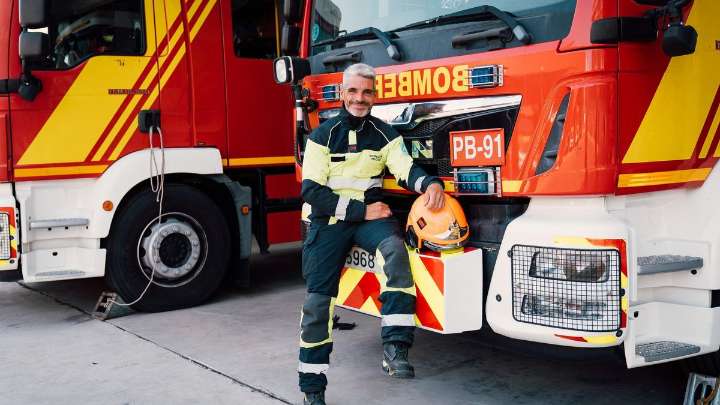 Jimmy, el bombero madrileño que corrió media España para ayudar a los niños con cáncer
