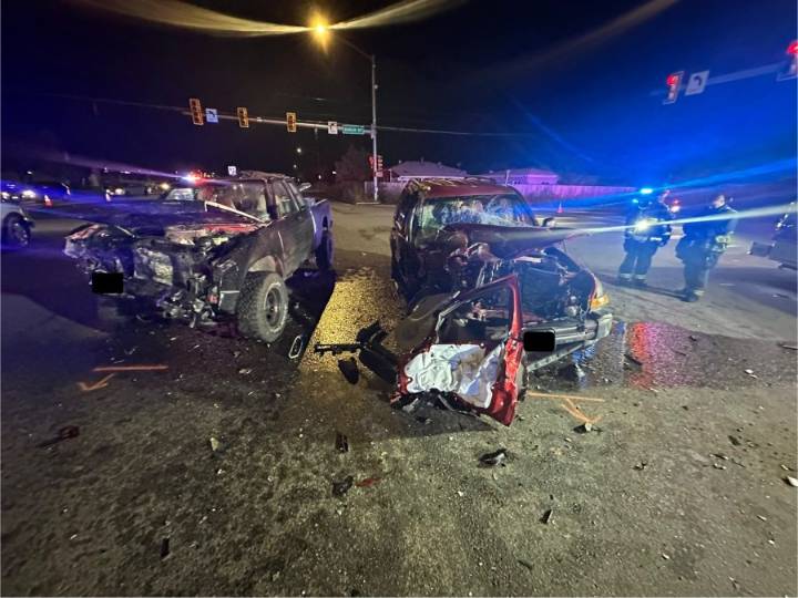 2 extracted from cars after separate crashes in Adams County Thursday night