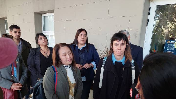Reclamo docente en el CAPE por demoras en pagos y bajas sin resolver