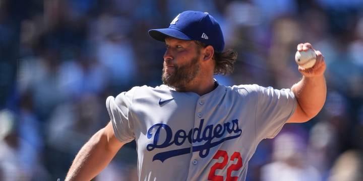 Clayton Kershaw spikes pitch vs. Rockies