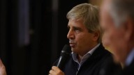 Caputo le ganó la pulseada a los bancos: renovó la deuda que vencía y absorbió todos los pesos
