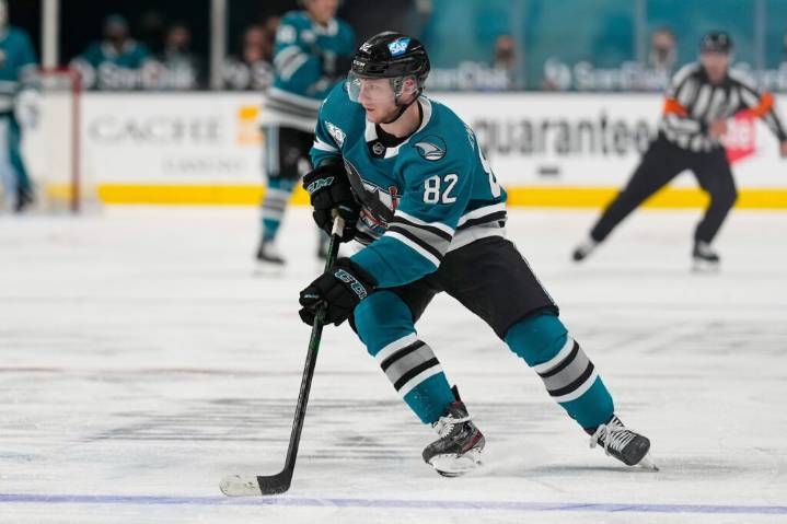KHL’s Shanghai Dragons Sign Ivan Chekhovich, Three Others