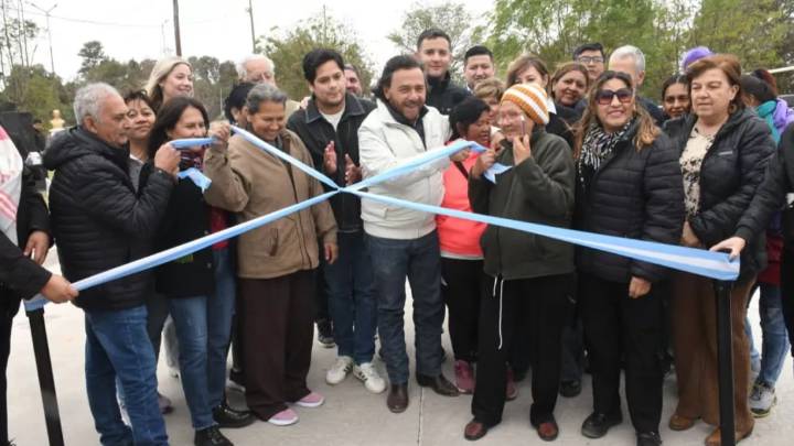 Sáenz inauguró obras urbanas en barrio Adolfo Güemes