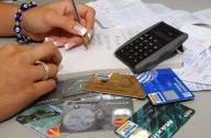 Tarjetas de crédito y préstamos al rojo vivo: supertasas golpean el bolsillo y anticipan más subas