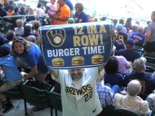 ¡Hamburguesas gratis para todos! La increíble promesa que cumplirá una cadena tras un récord histórico de la MLB