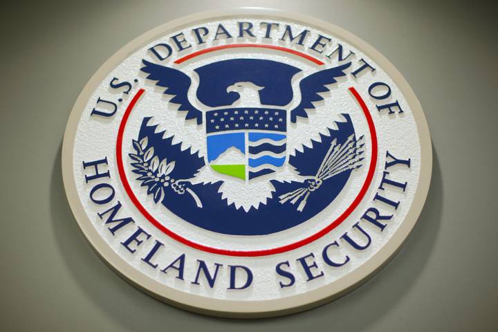 El Departamento de Seguridad Nacional reforzará las tareas del ICE incorporando a empleados de FEMA