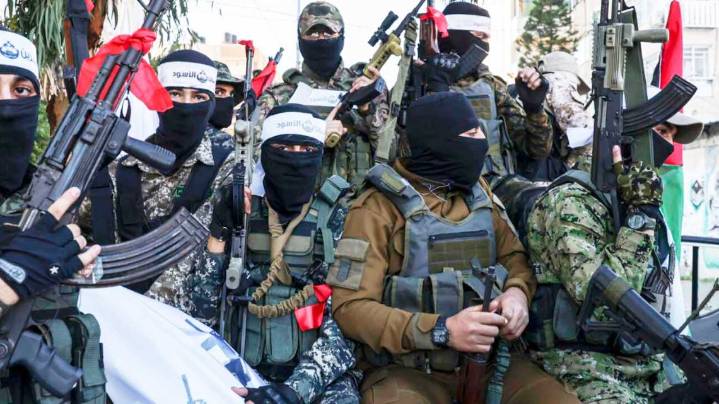 "Estoy cavando mi propia tumba": Hamás difundió un video del rehén israelí Evyatar David visiblemente desnutrido