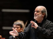 Andrea Marcon Giammaria, el director de música clásica con madre y tres hermanos argentinos, y que tocará por primera vez en el Colón
