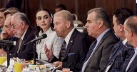 Reunión entre embajador Ronald Johnson y CCE; ¿de qué temas hablaron?