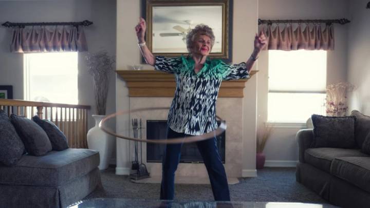 Joan Anderson, who brought the hula hoop to the U.S. and named it, dies at 101
