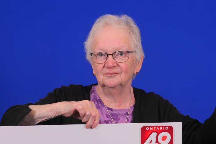 Canadian hits jackpot using family birthdays as lottery numbers