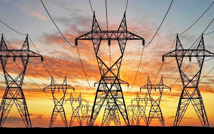 Invertirán 8 mil 177 millones de dólares en nuevas líneas de transmisión eléctrica