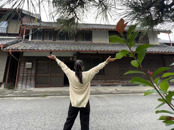 Ella se enamoró de las casas japonesas tradicionales durante un delirio de secundaria. A los 24 abriles, compró uno en el campo.