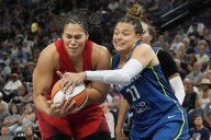 Deadspin | Dream rally in fourth quarter to knock off first-place Lynx