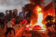 Tres muertos y cinco heridos deja un incendio provocado por manifestantes en Indonesia