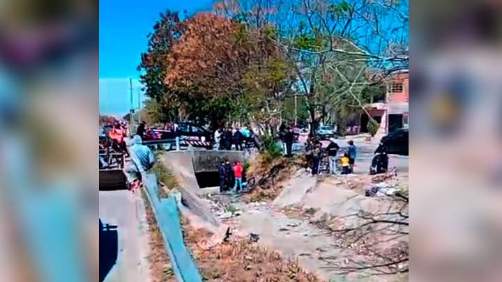 Un joven cayó a una acequia, resultó herido y tuvieron que hospitalizarlo