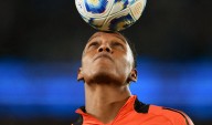 A Yerry Mina lo desnudaron, literalmente; polémica fotografía