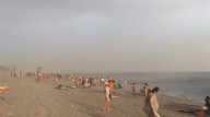 Un vendaval en la Costa de Granada provoca el caos en las playas