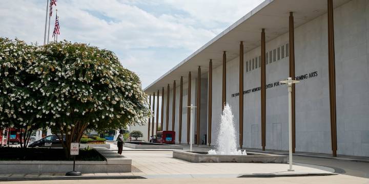 Trump will visit the Kennedy Center as honorees are announced