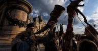 Photos show history lovers replaying ancient Roman battles in Romania