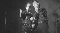 El Dúo Dinámico: los 'beatles' patrios que trajeron el fenómeno fan y lograron 65 años de éxitos