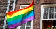 El PSOE pide a sus cargos públicos eliminar el 'Q+' de las siglas LGTBI