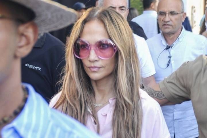 Jennifer Lopez Unfazed When Denied Entry by Chanel Store in Istanbul
