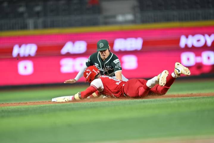Pericos de Puebla cae 7-2 ante Diablos Rojos en el Juego 1 de la Serie de Zona