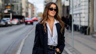 Con la estructura del traje y la versatilidad del denim: los jean sastreros son el híbrido más elegante de la temporada
