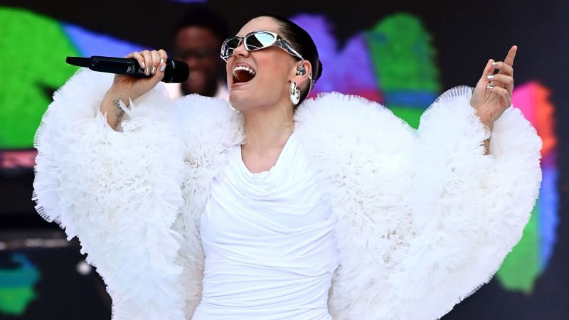 Jessie J postpones tour, saying she’s having more surgery after breast cancer diagnosis