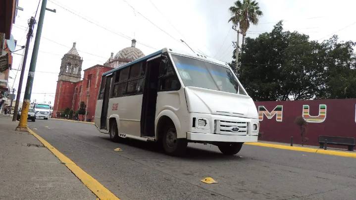 Buscan transportistas créditos para renovar unidades; municipio apoyará con trámites
