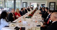 Se reúne embajador de EUA en México con líderes del sector automotriz