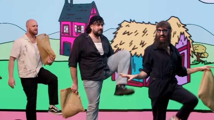 Sketch crew Aunty Donna's latest improv piece turned their set into a giant side